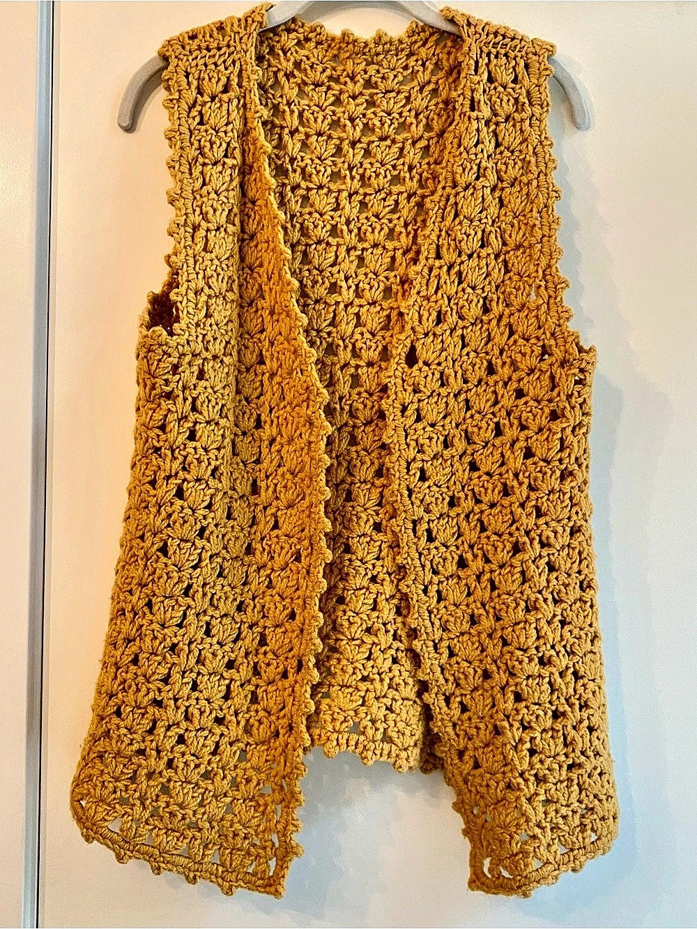 Crochet Vest in Peach Like New